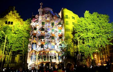 Light shows and immersive art experience at ISE 2022 Barcelona