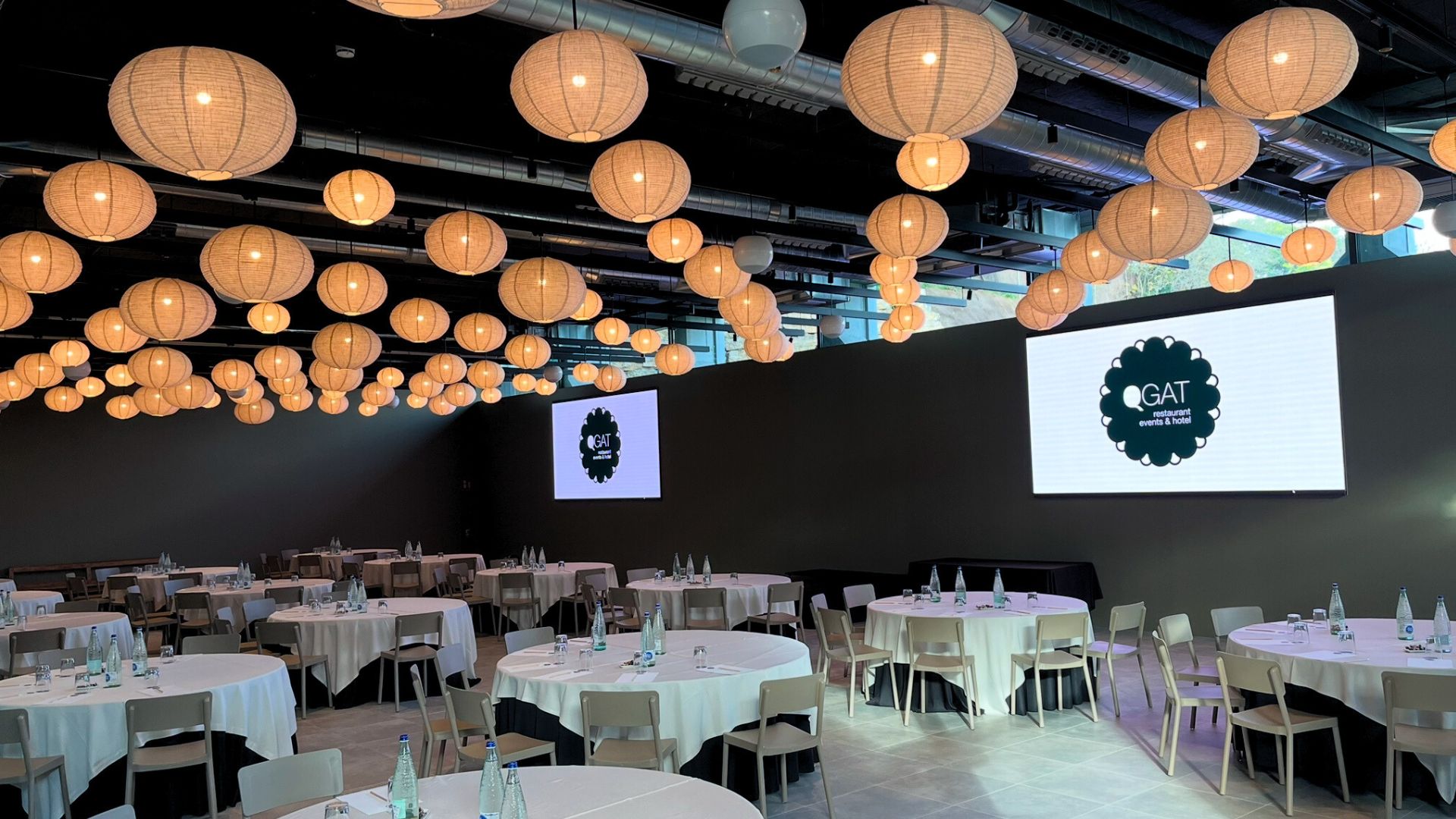 sala agora del Hotel Qgat BCN by leddream group